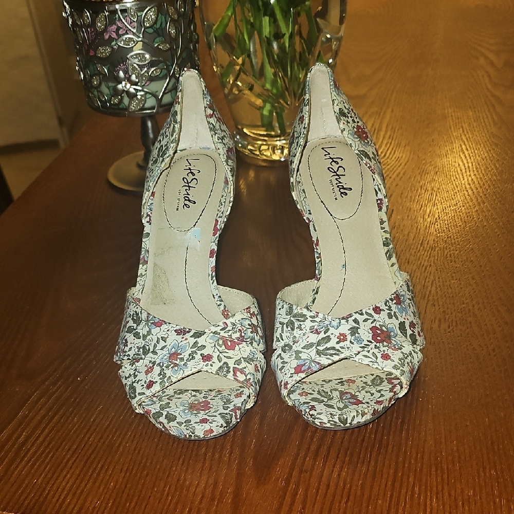 Life Stride Cream Heels with Elegant Design